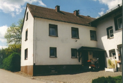 This image shows my house with the two short wave antennas and the TV satellite dish